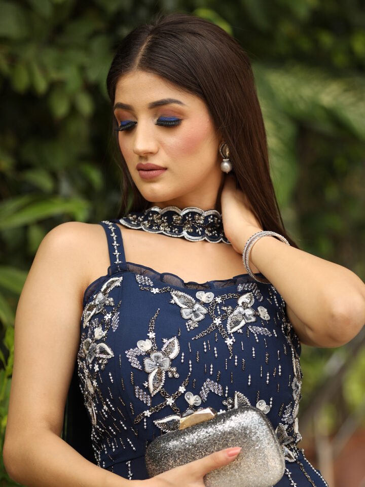 Short Strappy kurta with Bais cut gharara with Neck Patti Dupatta — alternate view 3