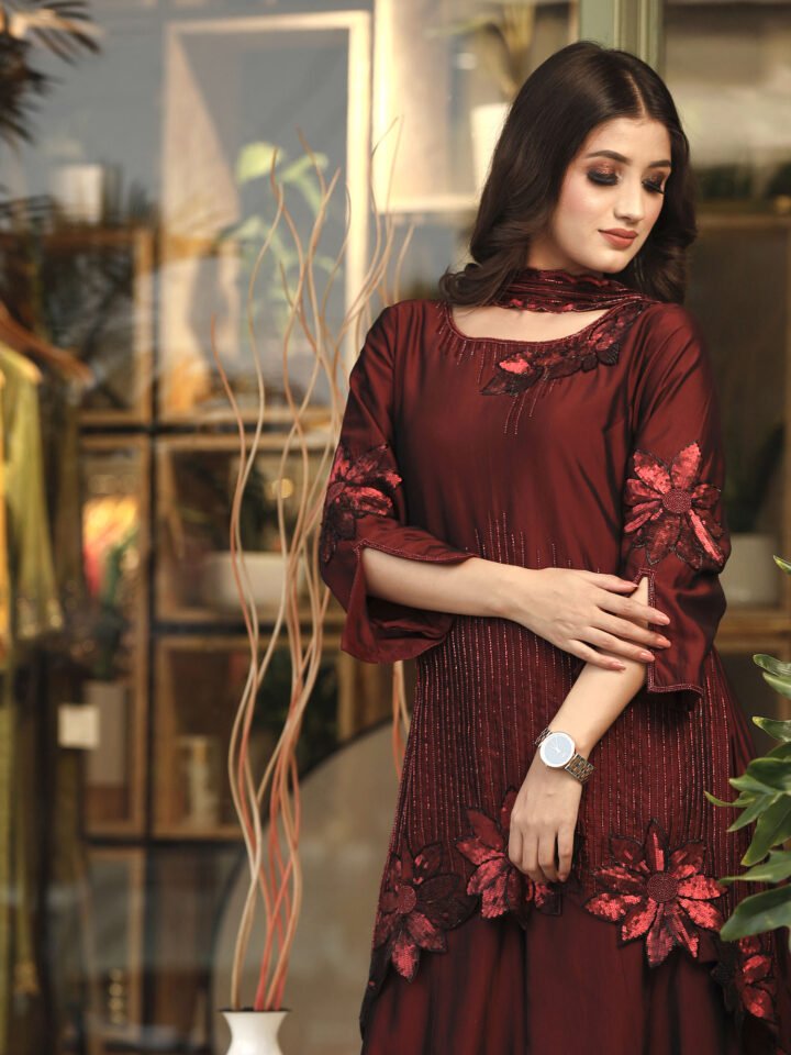 Asymetrical silk kurta hand embroidred scalloped hem line with kalidaar pallazo with a tulle neck patti embroidered dupatta — alternate view 2