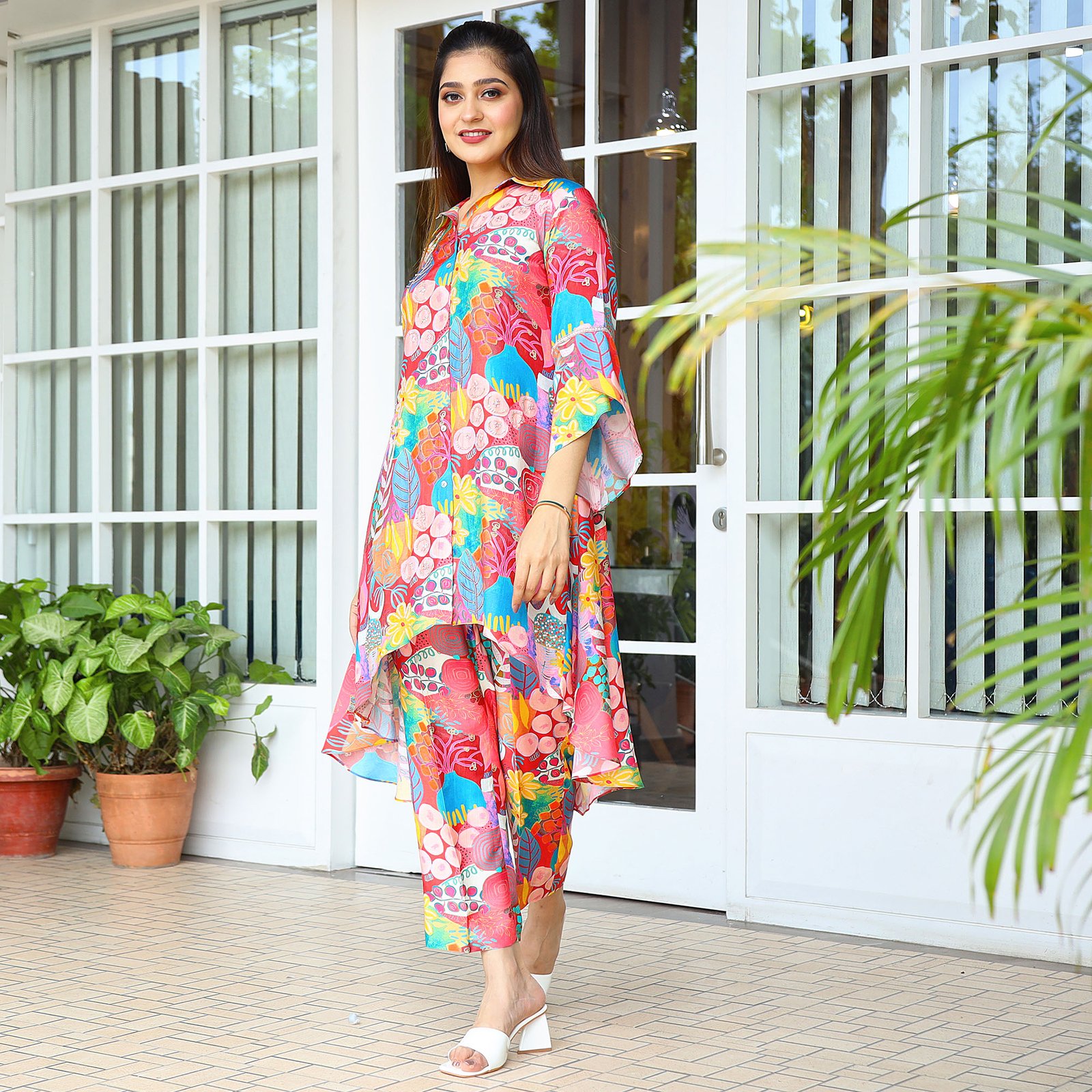 Printed co-ord set- Flared relaxed Fit tuic with printed fitted pants — alternate view 2